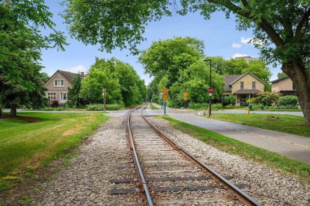 Spur Line Trail crossing through the neighbourhood