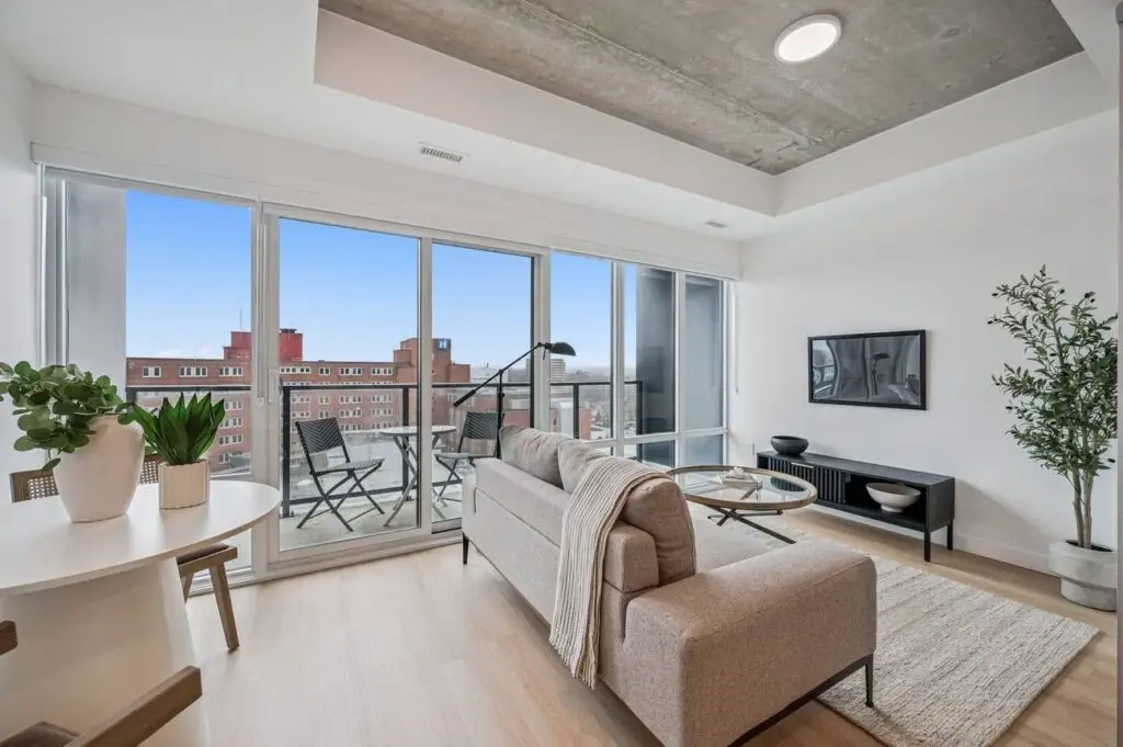 Suite living room